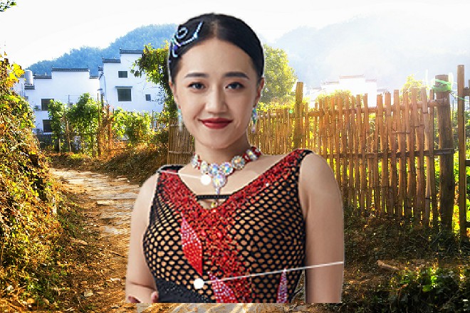 周围明亮了起来，再次映出红色妖姬和秦海这两位兄弟的身影