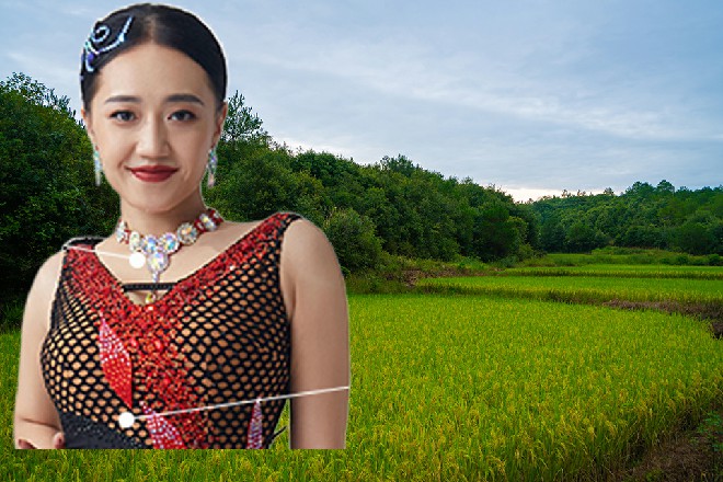 恶鬼惨叫起来，倒退一步，硬生生自己撕扯掉了这条手臂