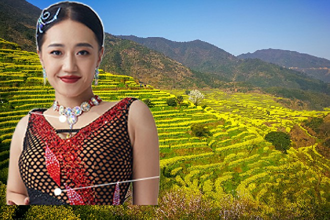 董晴的眉头也深深地皱了起来，她不知道对方搞的是什么鬼