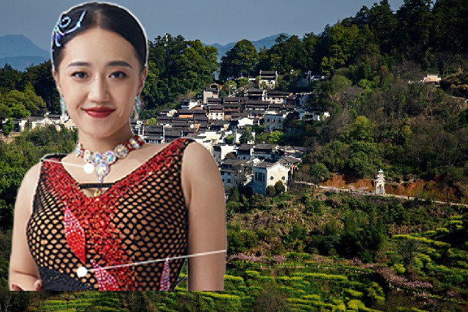 他只能撑开自己的金身，看着那锤子向着他砸了下来