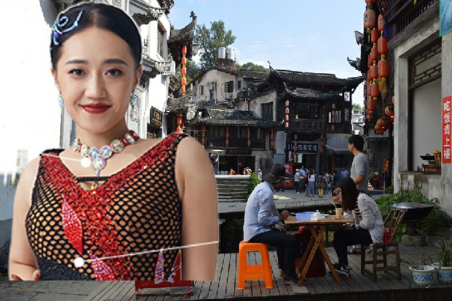 长官一愣，立刻加大了电力，伊轩眼前一黑，昏死过去