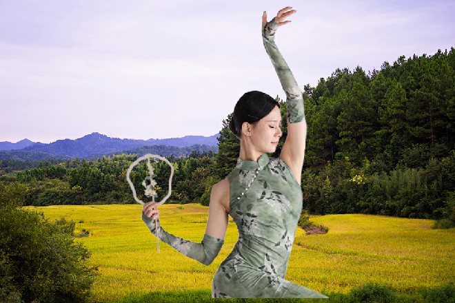 就这样，伊轩被灌了几轮，最后竟然连身子都坐不稳了