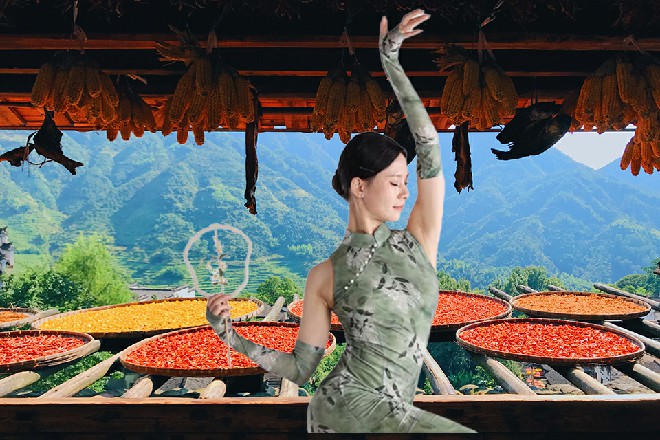 说着，这些特高警的人就准备动手了，而苏曼s脑子转的飞快