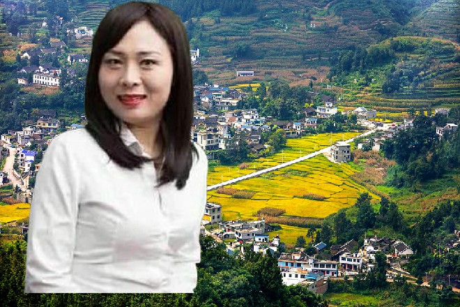 瓜爷的手也被崩的鲜血淋淋，他惨叫着，捂着手跪了下来