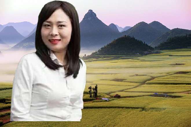 金龙的身体被压碎，同时龙智的身体也被压在了下面