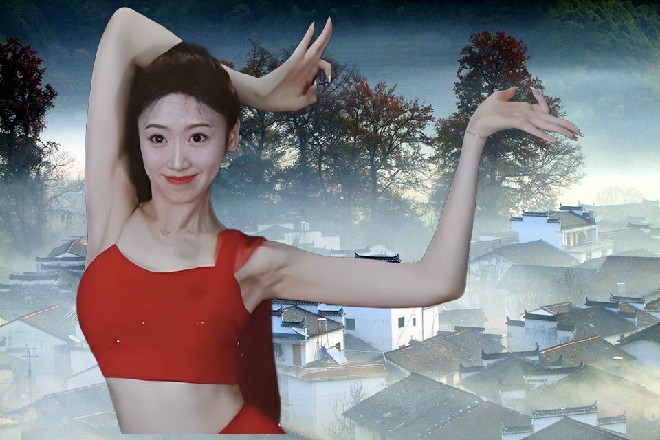 红色妖姬挂断了手机，对着手机屏幕检查了一下自己的络腮胡子