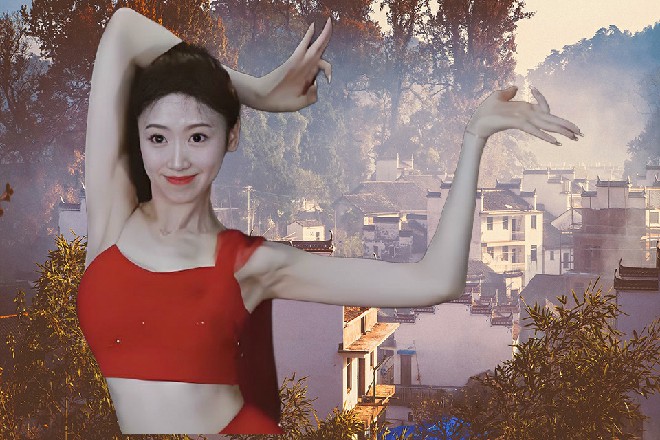 武皇恢复到之前的模样，重新整理着皇袍，喃喃说道