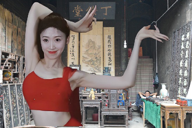 若依对着龙娇娇挤了挤眼睛，然后伸手拔下了自己的黑剑