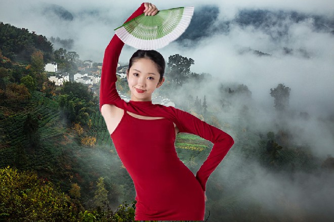 王玥的高跟鞋忽然踩了下去，直接一脚踩在了刹车上面