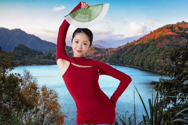 而这加特林中士，看着自己的眼神中，似乎有一丝轻蔑