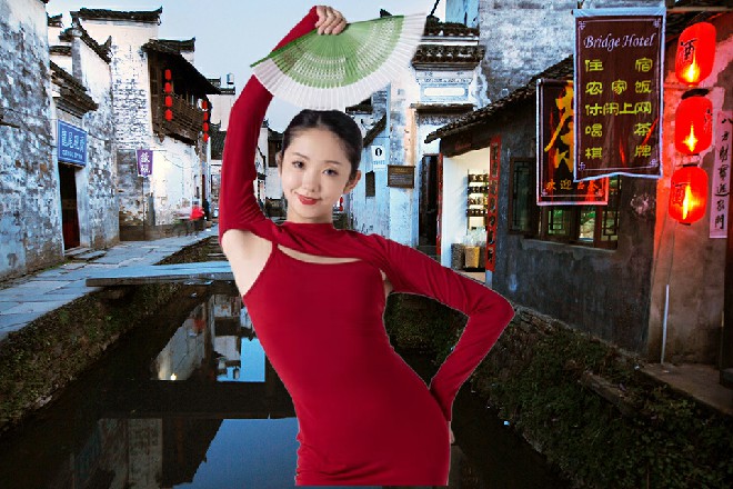 红色妖姬抱着胳膊，笑了起来，龙头，您这是把我也算进去了么