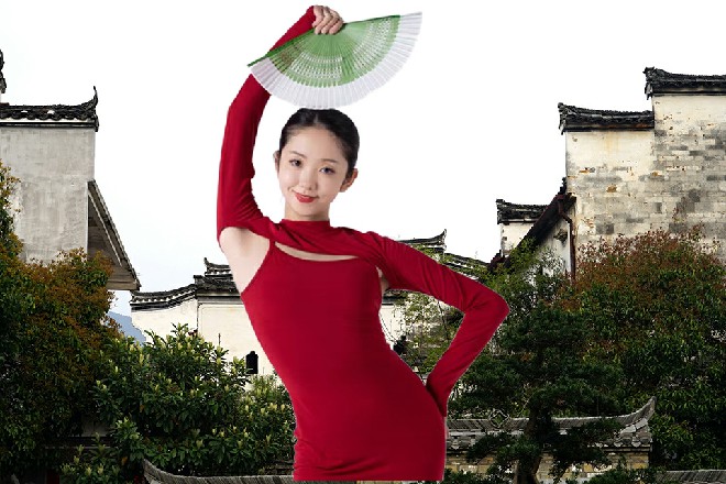 若依耸耸肩膀，他回到房间里，立刻面对着冷面女神朱雀