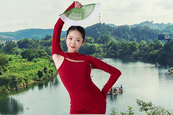 对了，好像从来没听你提到过你父亲，他是做什么的