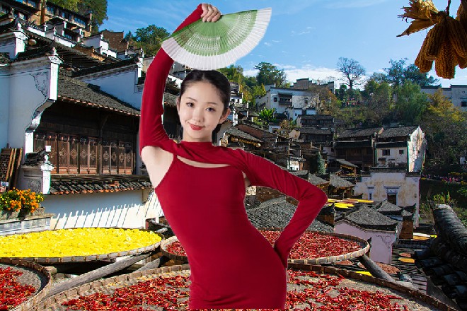 如同一枚炸弹引爆一样，一朵巨大的蘑菇云直冲云霄