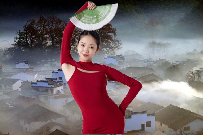 而现在真气也不太能用，苏曼s已经做好了硬吃这枚子弹的准备