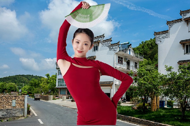 孙三大惊，嘴巴半天都合不拢，不知道发生了什么事