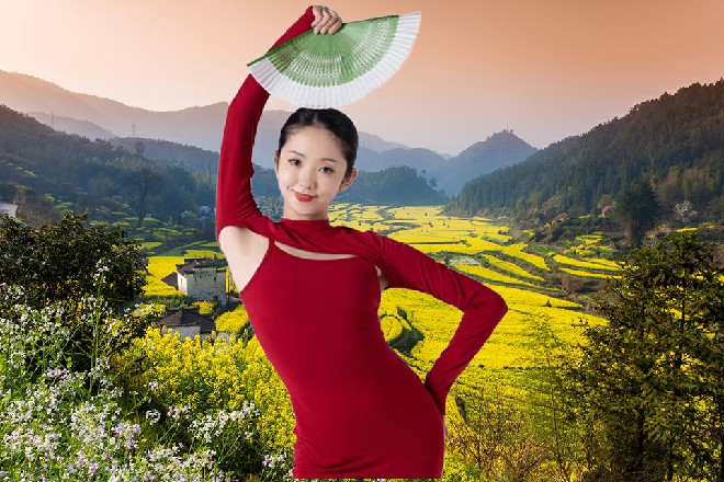 你在大庭广众之下公然袭击你的上司，还不算无法无天