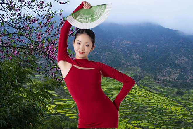 若依虽然有些于心不忍，但自己总不能就这样出去见人吧