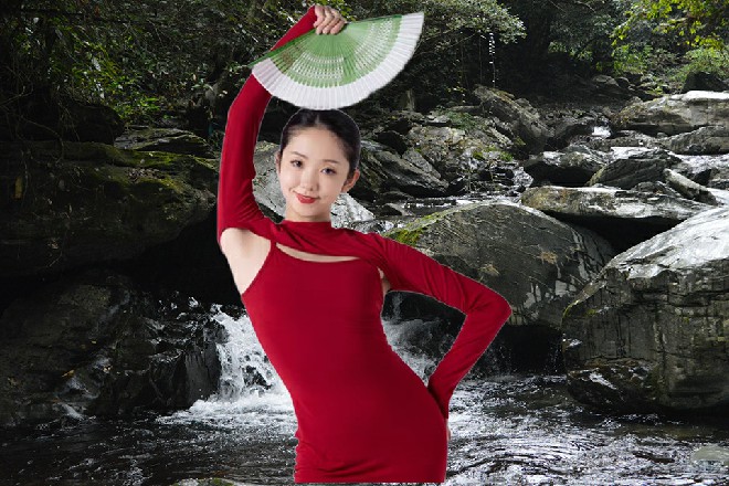 富贵小男生冷哼道：不然怎么会这么晚了都不来接你