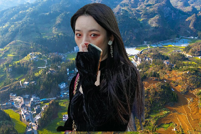 奥拉不满地咆哮，一会如果轮到我，就捏死这只小虫子