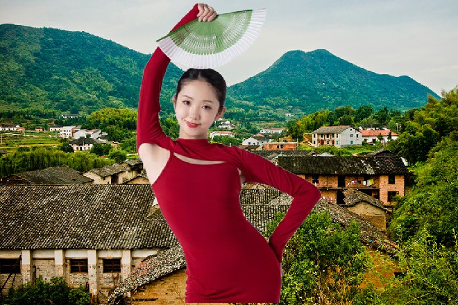 诺曦S摸了摸自己的屁股，发现没有长出尾巴，松了口气