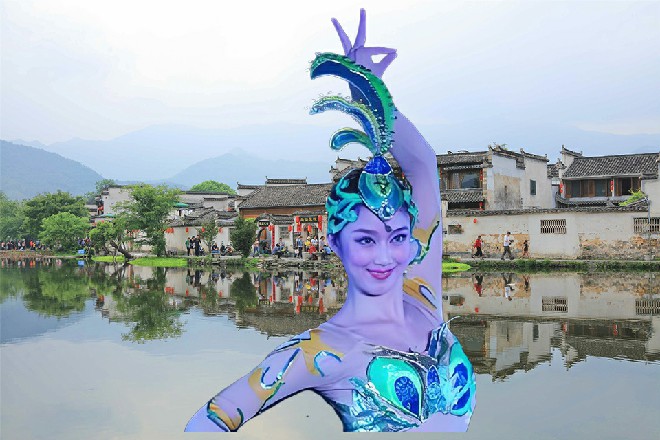 这架潜水艇直接飞了起来，一飞五米多高，远远离开了水面