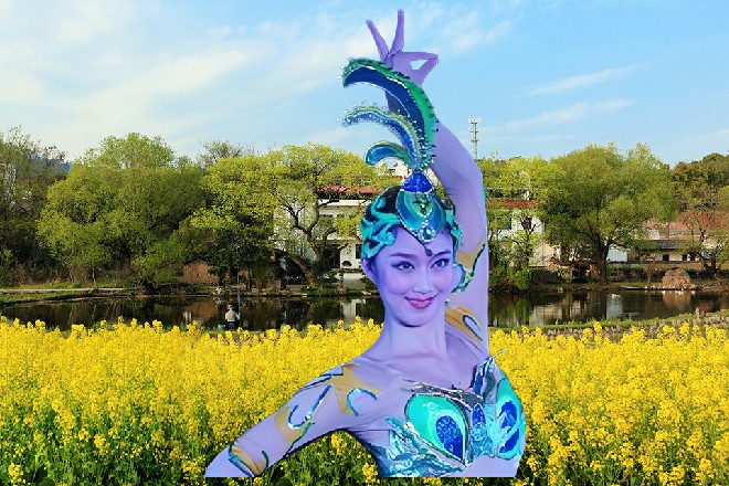 看到对方松口了，伊轩不情愿地又做了下来，然后说道