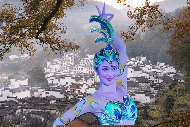 众人又在城堡里享受过了晚宴，随后若依才带着罗芙离开