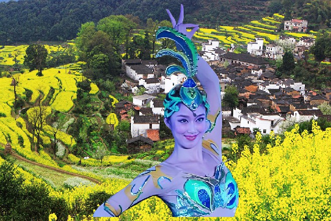 伊轩说着，直接压着罗芙，把她压到在后面柔软的床上