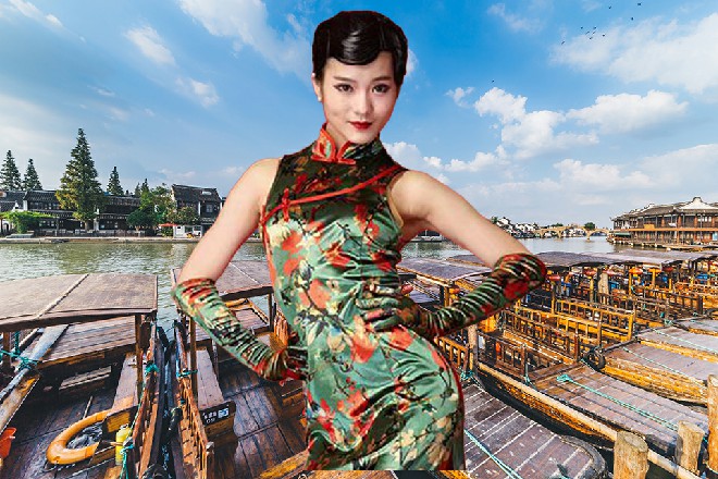 陈佳音也缩成一团，捂好了被子，好像刚刚被凌辱过一样