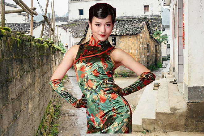 另一个剑人已经到了若依的身后，向着若依展开了攻击