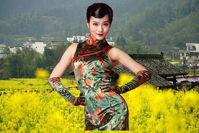 因此，她在这里被骂，其他客服也都只看着，没人上前帮忙