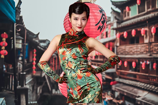 何千语失去了立足点，在空中一个翻身，向着地面落去