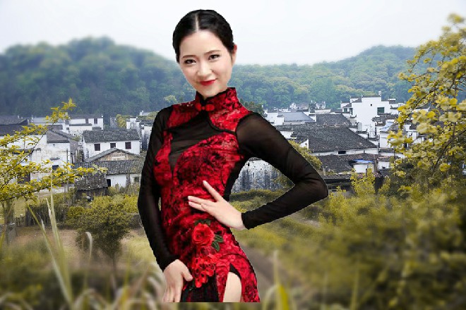 这艘船直接往前滑了出去，然后重重撞在了对面的船上