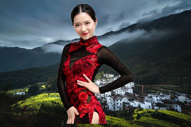 贞德站在凹坑里，冷冰冰地说道：你要叫我贞洁之神