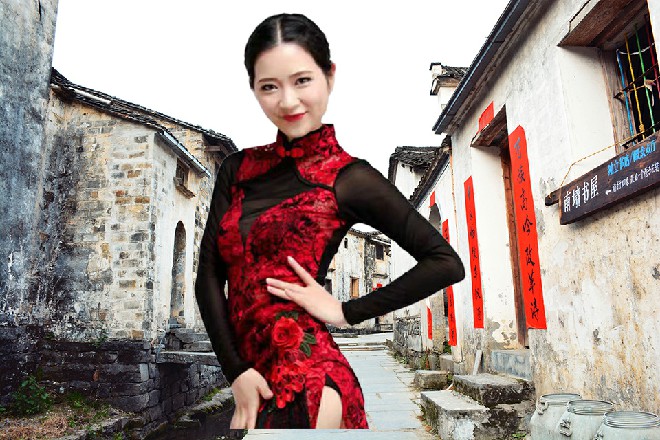 大源惠子也跟着从浴室里跑出来，冲了过去，一刀斩下