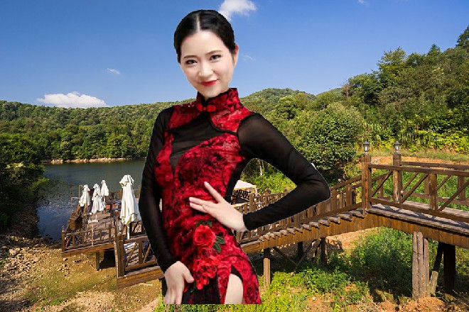 沈鹤有点兴奋地说道：那一定赚了不少钱吧快给我快点