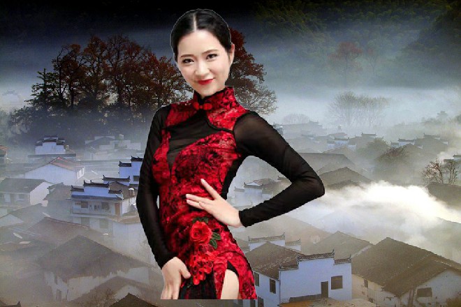 而与此同时，在次元空间里，伊轩周围都是神的代言人