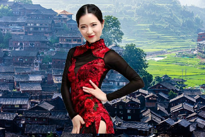 一直到太阳升到正中央，晒到了苏曼s的脸，他才悠悠醒了过来