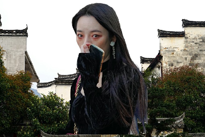 红色妖姬有点愤怒，我可是你的救命恩人，你不是最讲道义了么