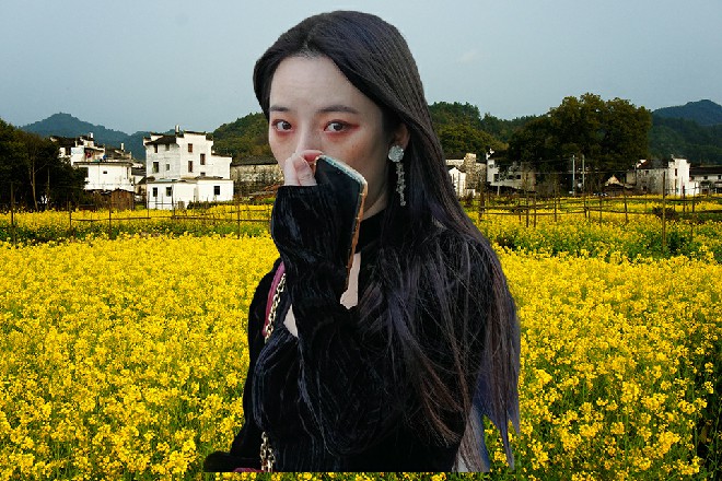 看看，当日威风凛凛的武林盟主，现在只是我的玩具而已