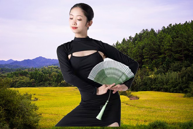 伊轩呵呵笑道：怎么样，李爷，我的礼物，你还喜欢么