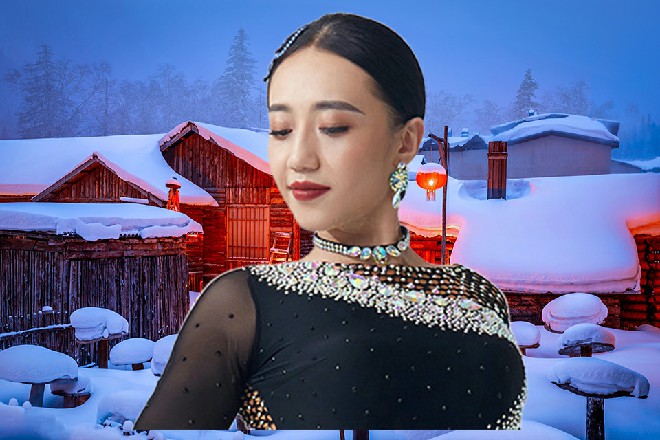 这把巨剑被苏曼s的至高剑意所控制，直接停在了他的手掌前