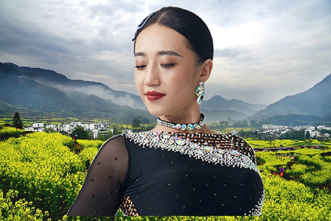 那名叫奔雷的红印青年看着这位洪荒时期的情报员，问道