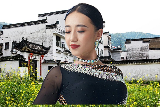 他跟在王玥的身后，坐电梯来到了从来都没去过的十三层