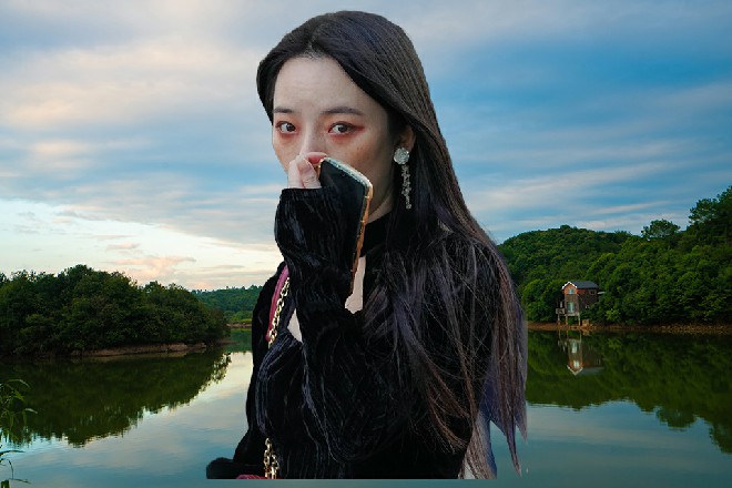 而钱娇的眼神有点古怪，似乎，之前若依也玩过这么一手