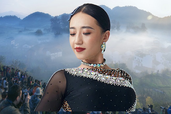 墨大锤拉着熊霸说道：熊哥，先下手为强，后下手遭殃啊