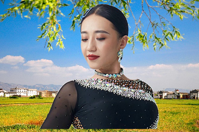 尼玛，刚才不是扫描过了，为什么这红色妖姬身上还带着手枪