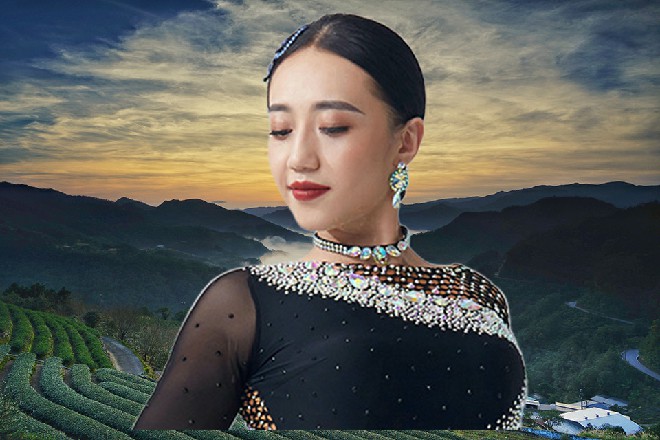 不过安妮惊讶的是，苏曼s竟然什么事都没有，反而对着自己笑