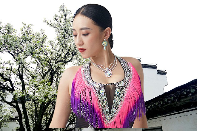 林强是多一秒都不想留红色妖姬，这家伙，现在就是个丧门星了